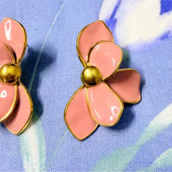 Blush Pink Floral Earrings – Elegant Gold Petal Statement Jewelry - Picture 6 of 11